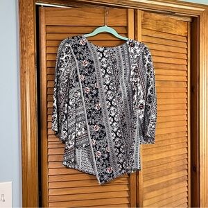 Alya Navy Blue White and Red Patterned Blouse